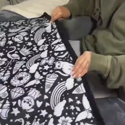SnuggleArt – Coloring Blanket